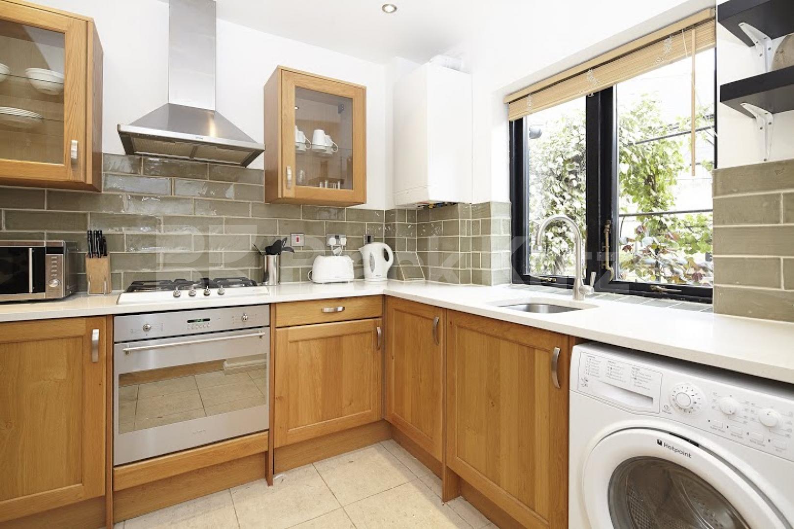 			NEW INSTRUCTION, 2 Bedroom, 1 bath, 1 reception Terraced House			 Bridge House Court Blackfriars Road, Southwark/Borough/Waterloo